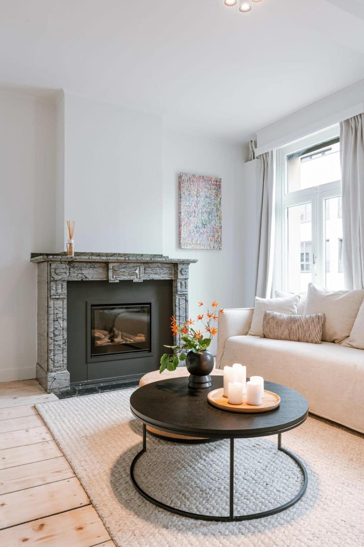 Huswell - Charming House In With Free Parking *