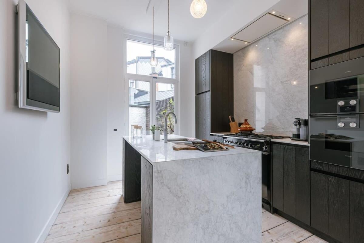 Ferienhaus Huswell - Charming House In With Free Parking
