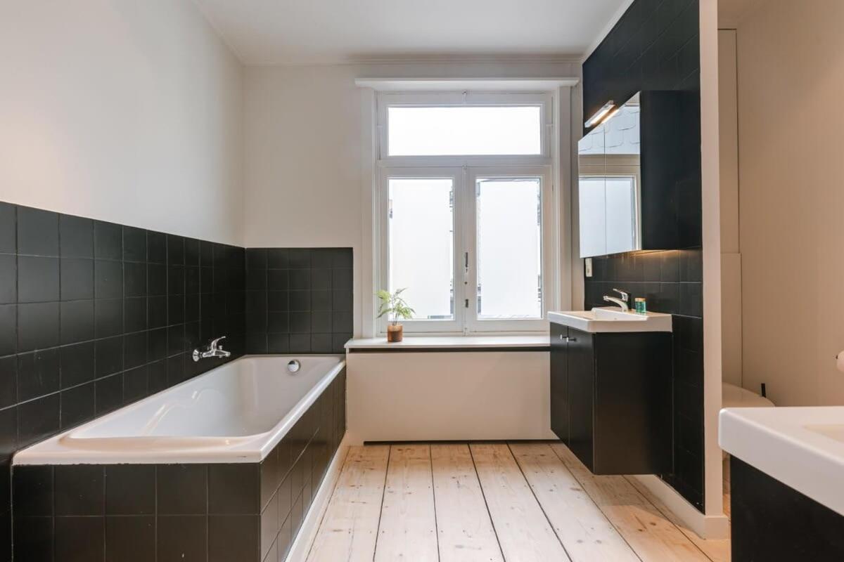 Huswell - Charming House In With Free Parking * Antwerpen