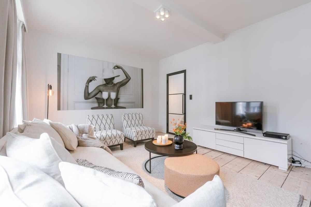 Ferienhaus Huswell - Charming House In With Free Parking