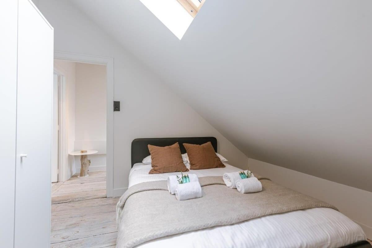Huswell - Charming House In With Free Parking Ferienhaus *