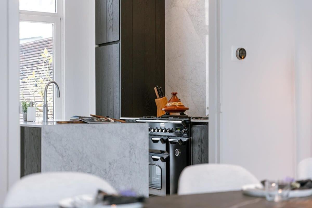 Ferienhaus Huswell - Charming House In With Free Parking